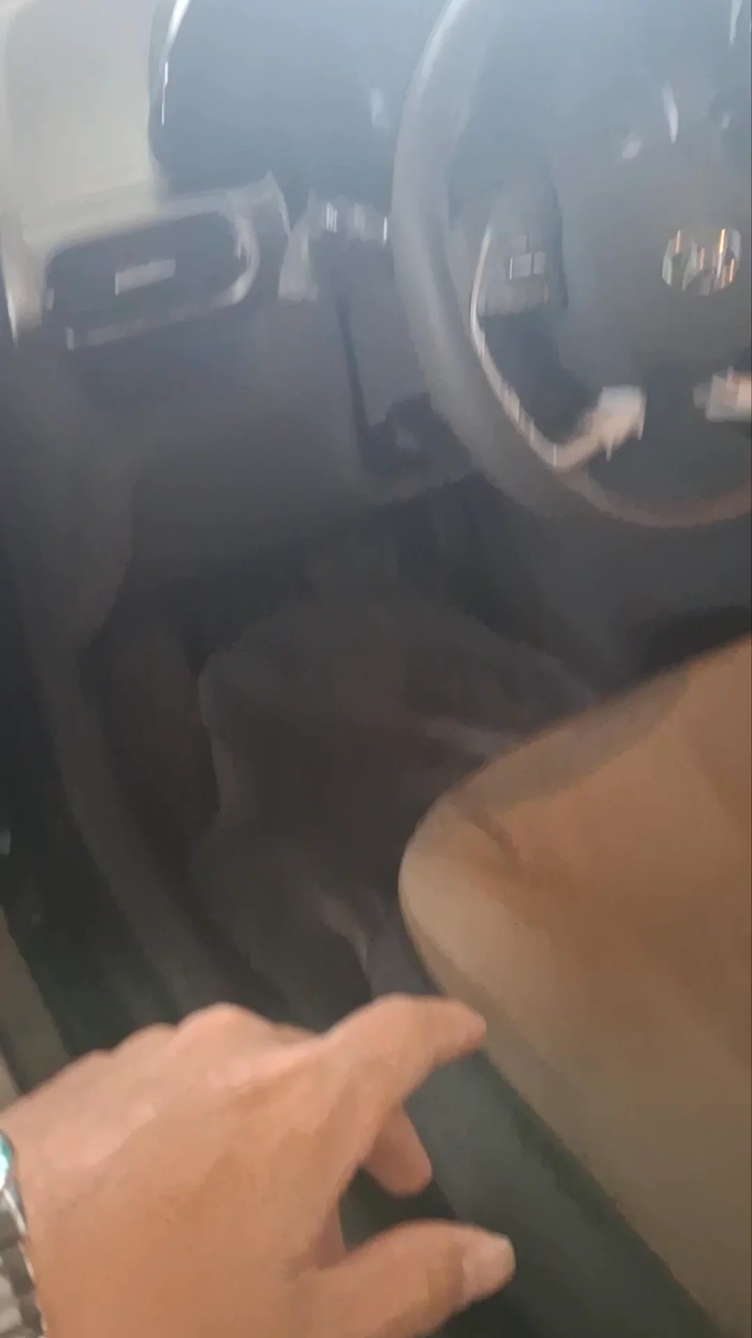 Car video thumbnail 1 of 8