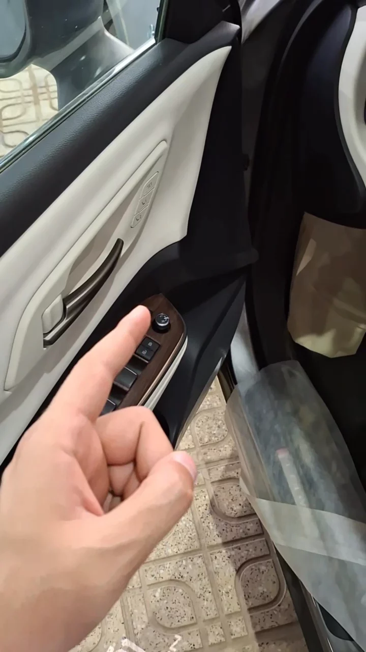 Toyota Crown premium 2025