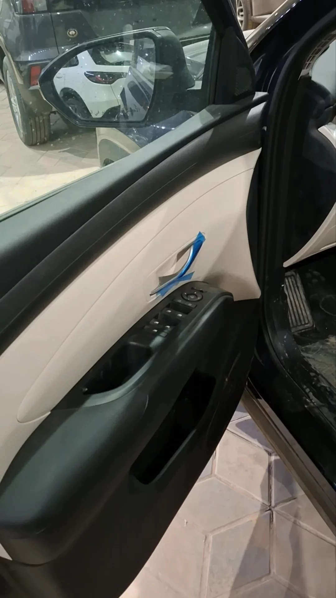 Car video thumbnail 1 of 10