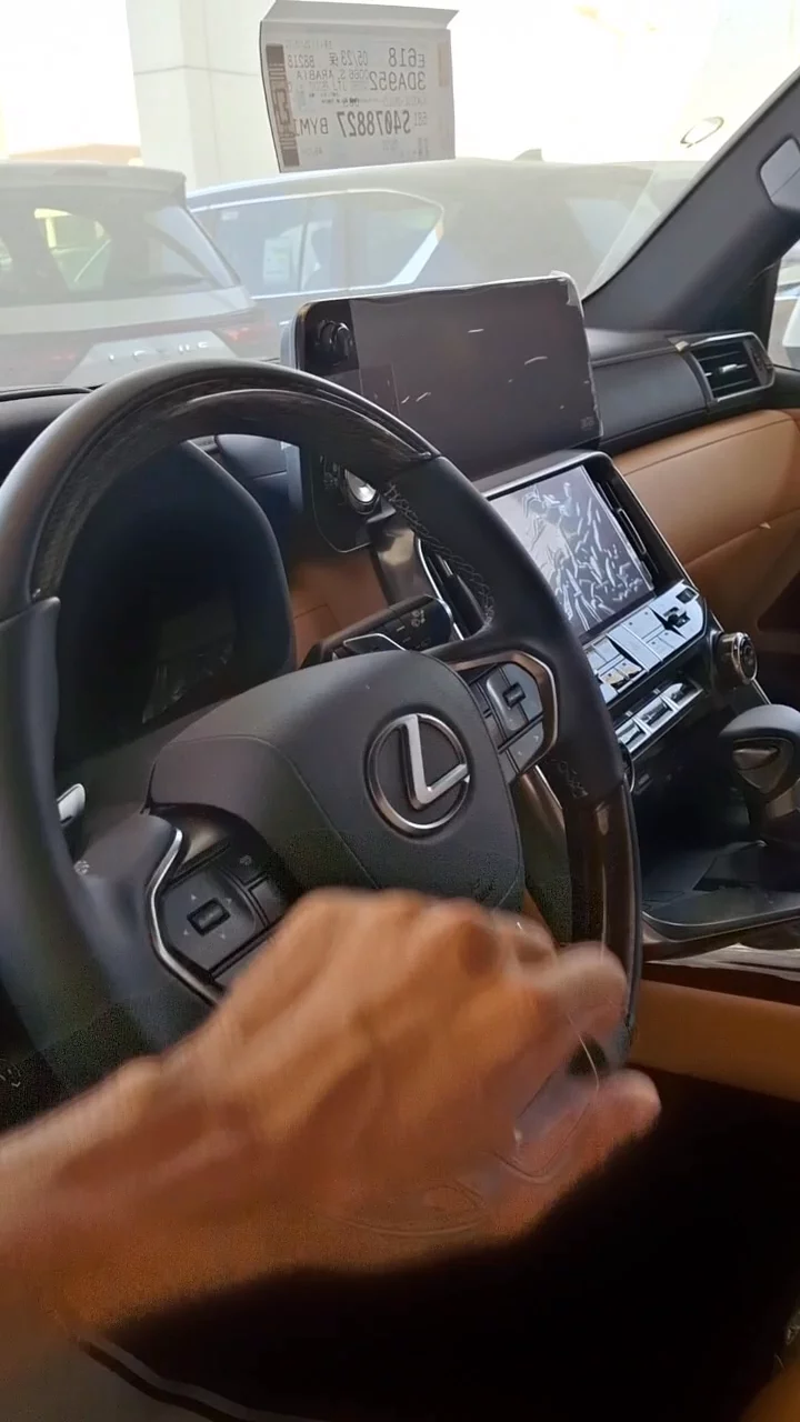 Car video thumbnail 1 of 10