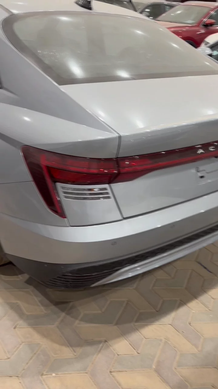 Car video thumbnail 1 of 10