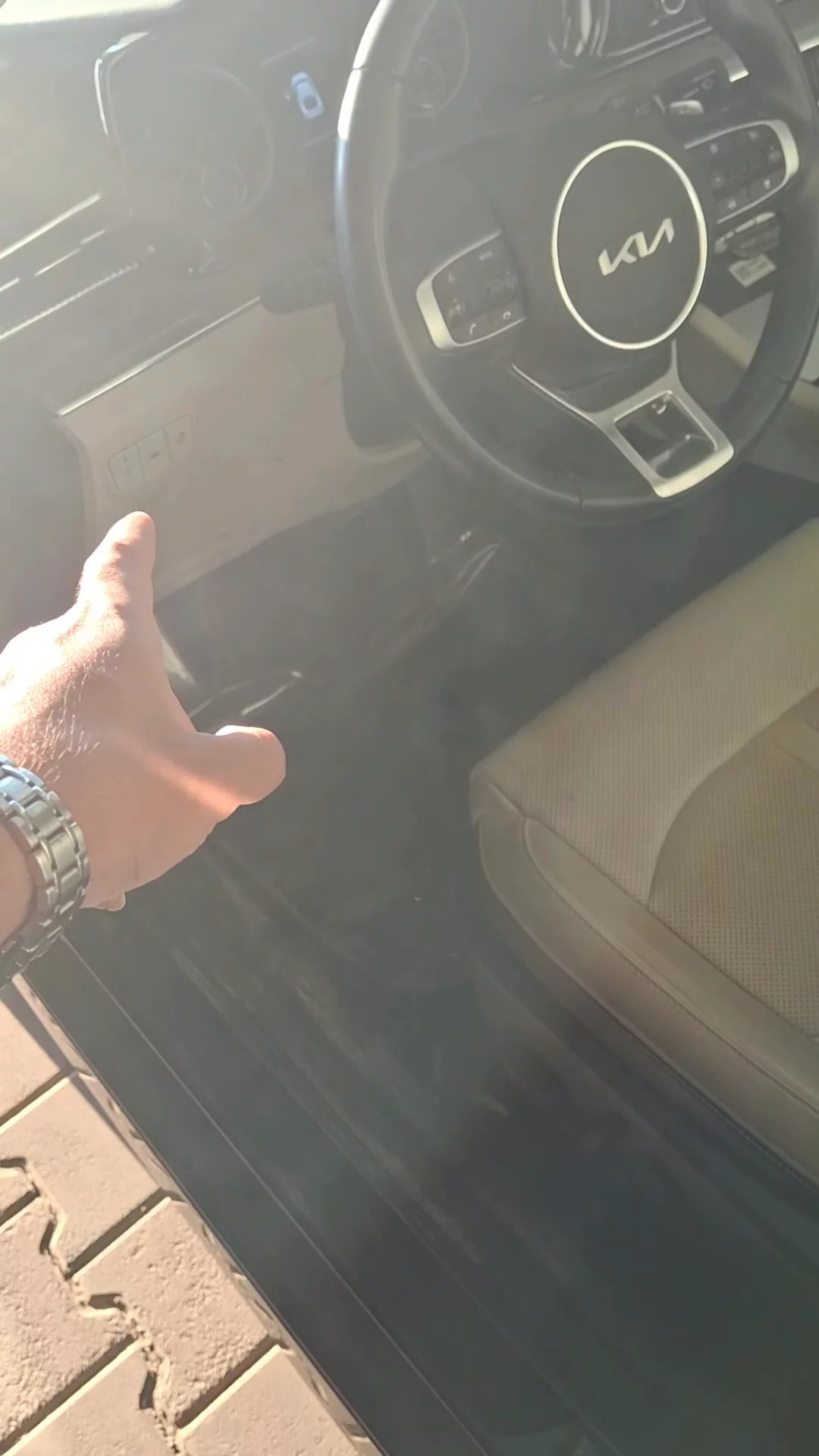 Car video thumbnail 1 of 7