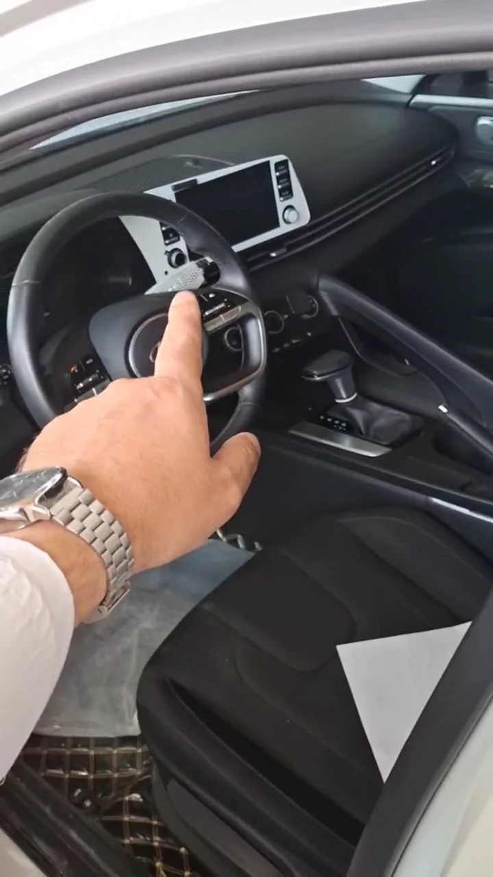 Car video thumbnail 1 of 10