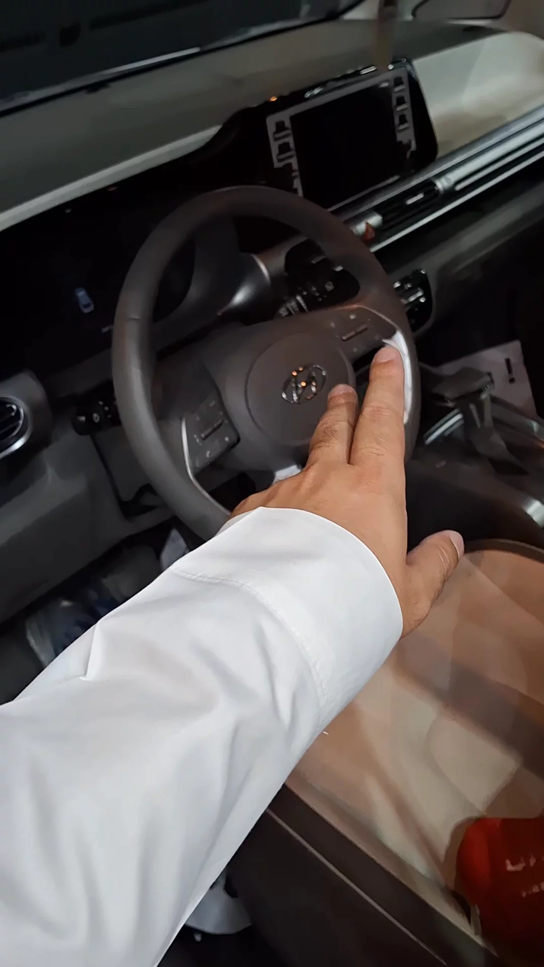 Car video thumbnail 1 of 9