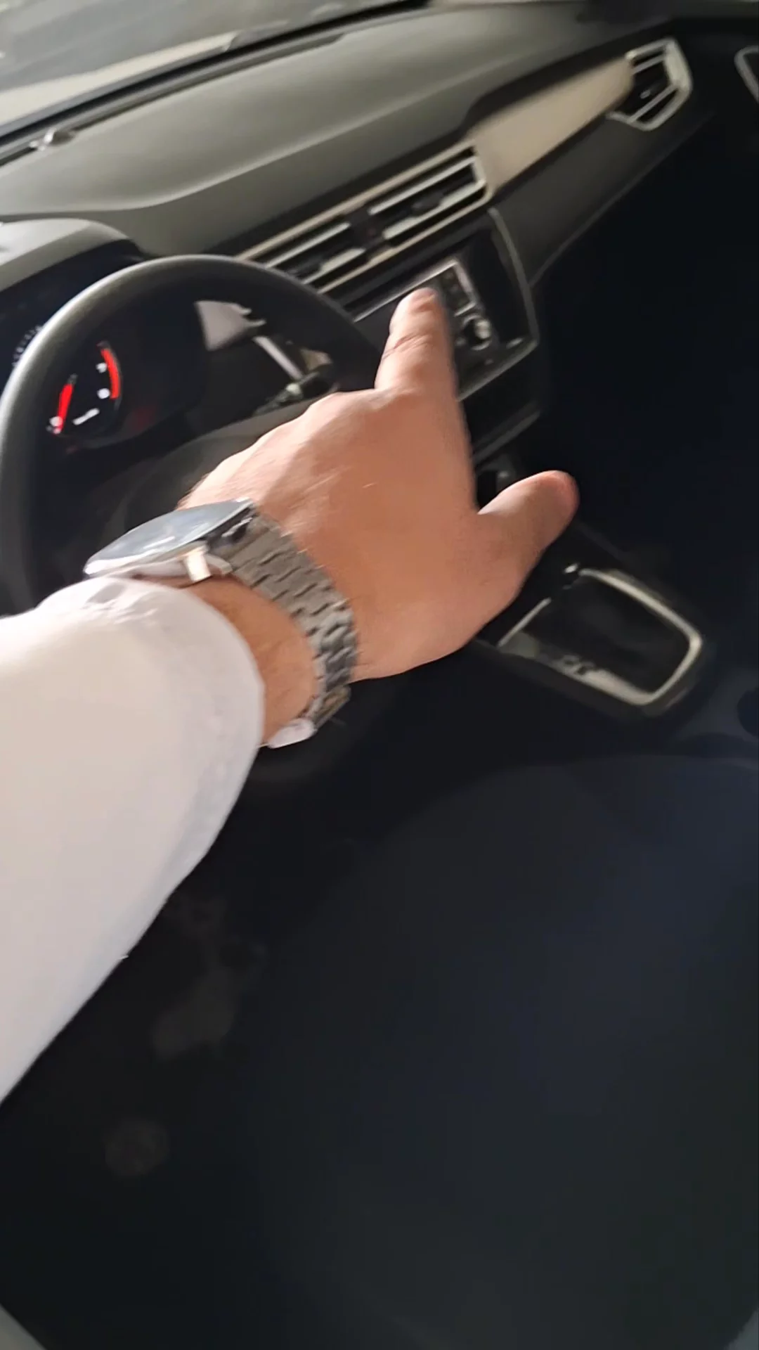 Car video thumbnail 1 of 10