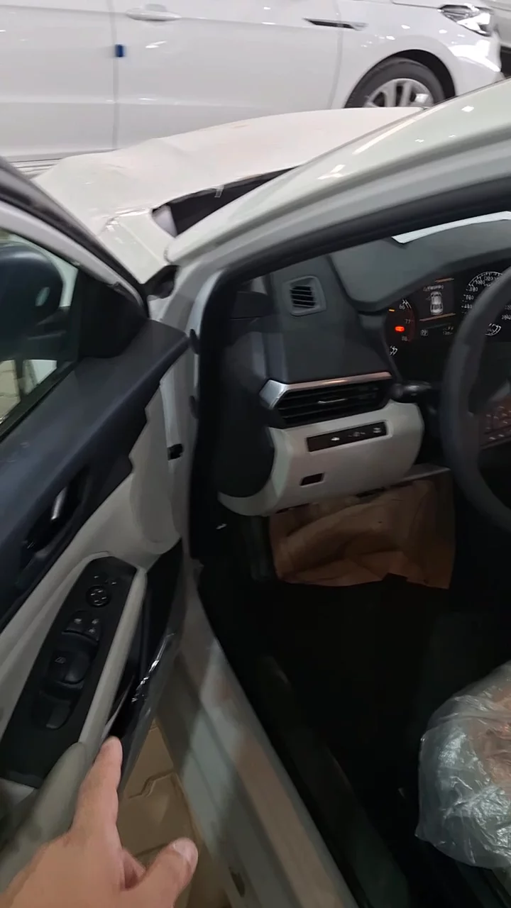 Car video thumbnail 1 of 10