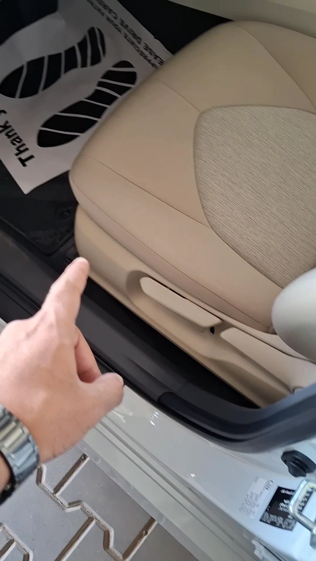 Car video thumbnail 1 of 8