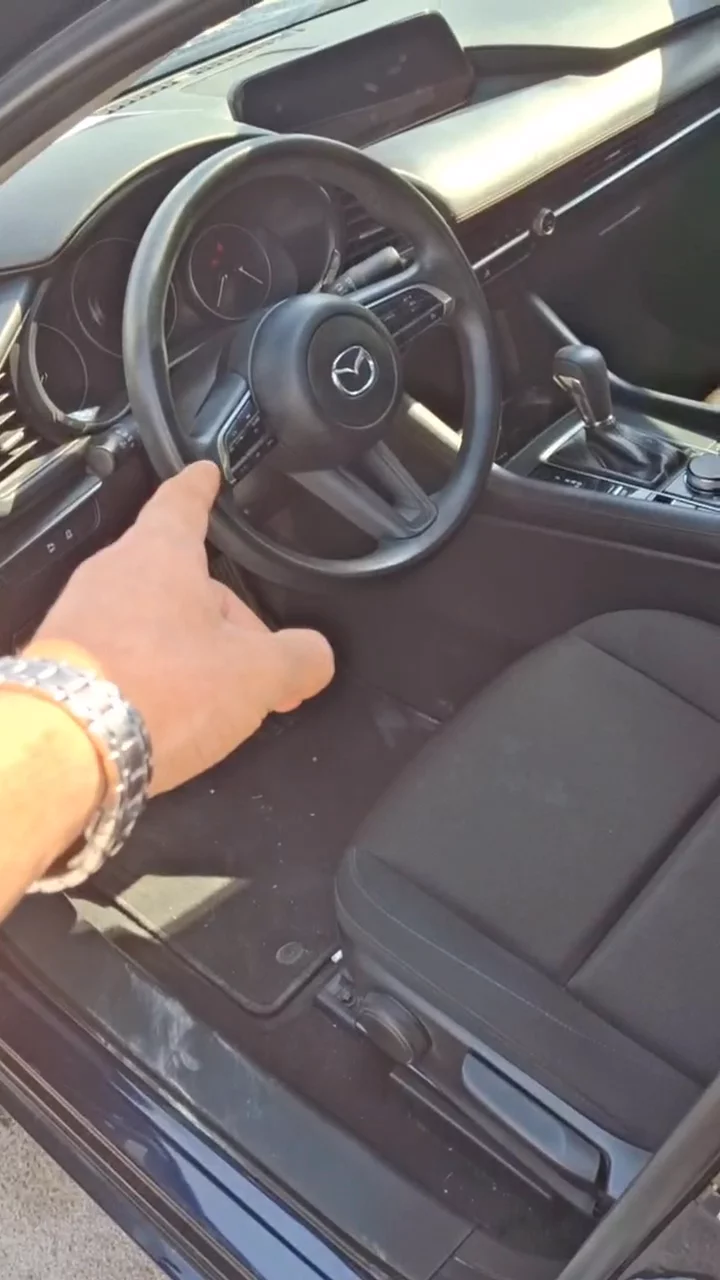 Car video thumbnail 1 of 7