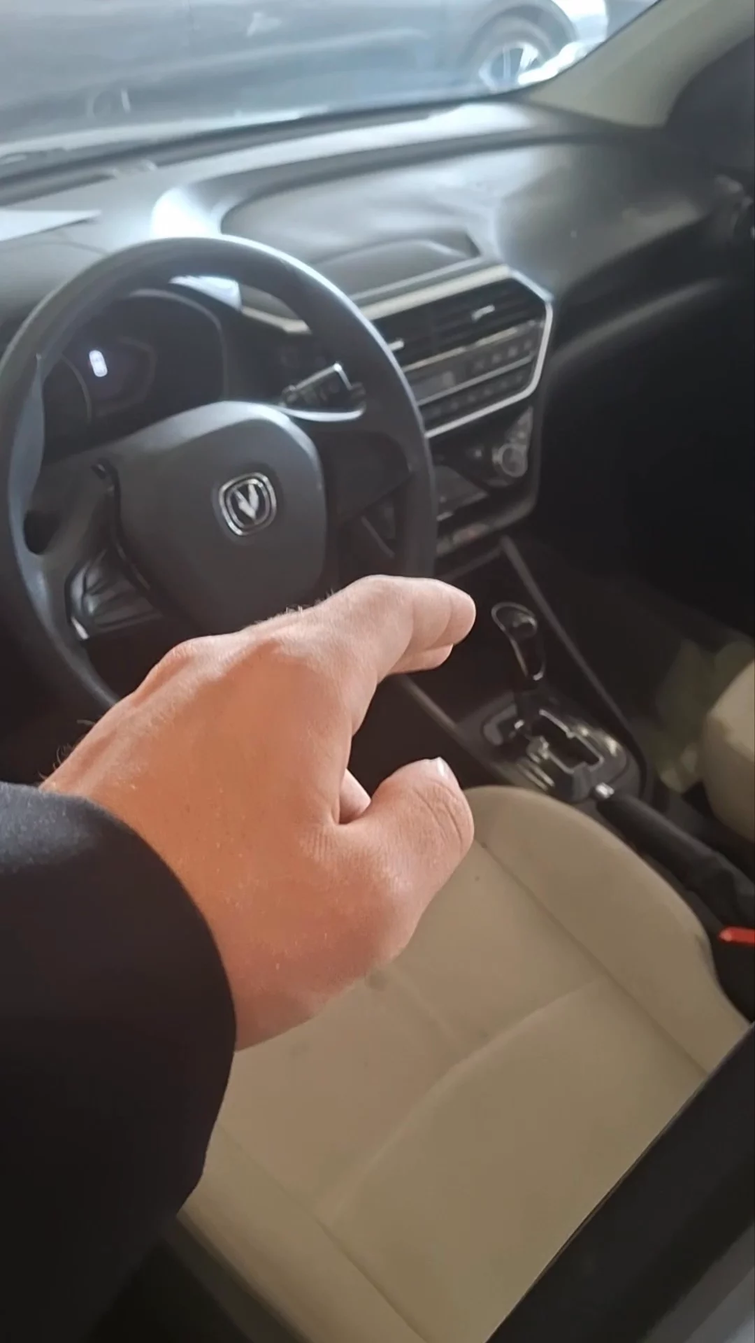 Car video thumbnail 1 of 8