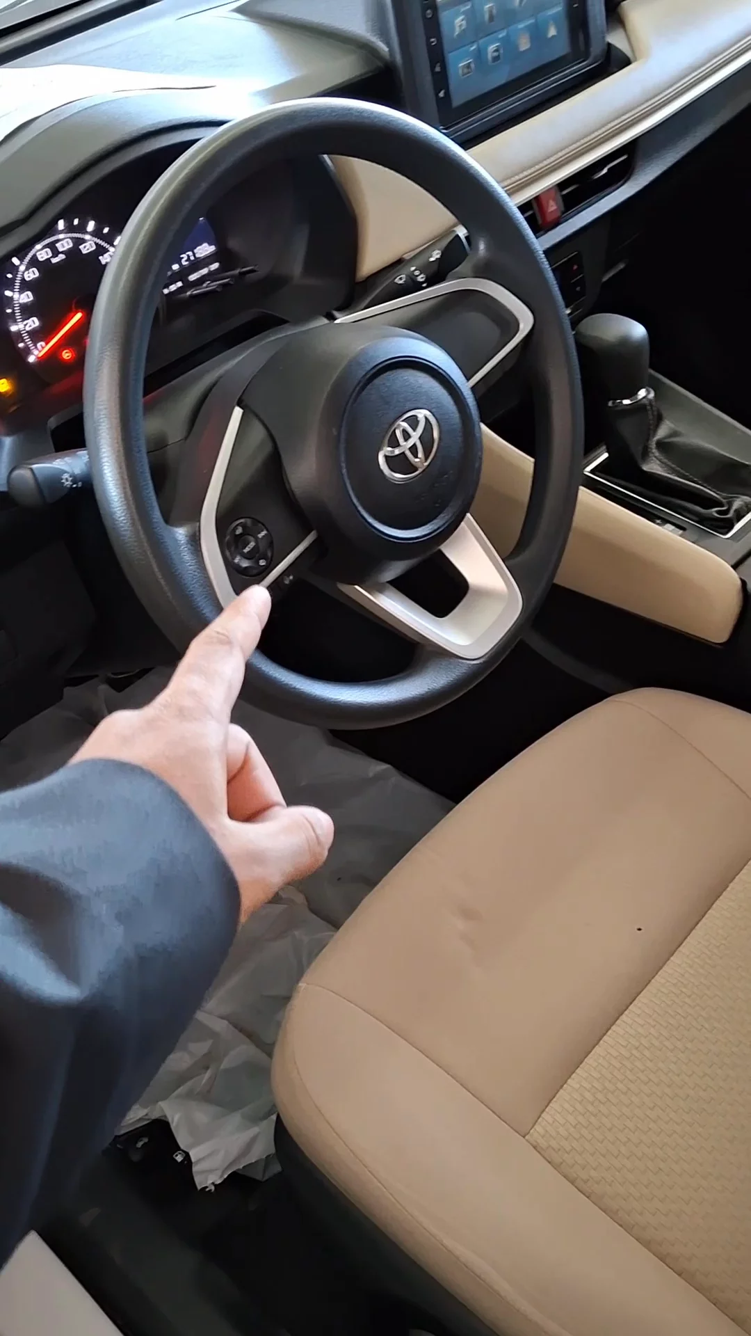 Car video thumbnail 1 of 8