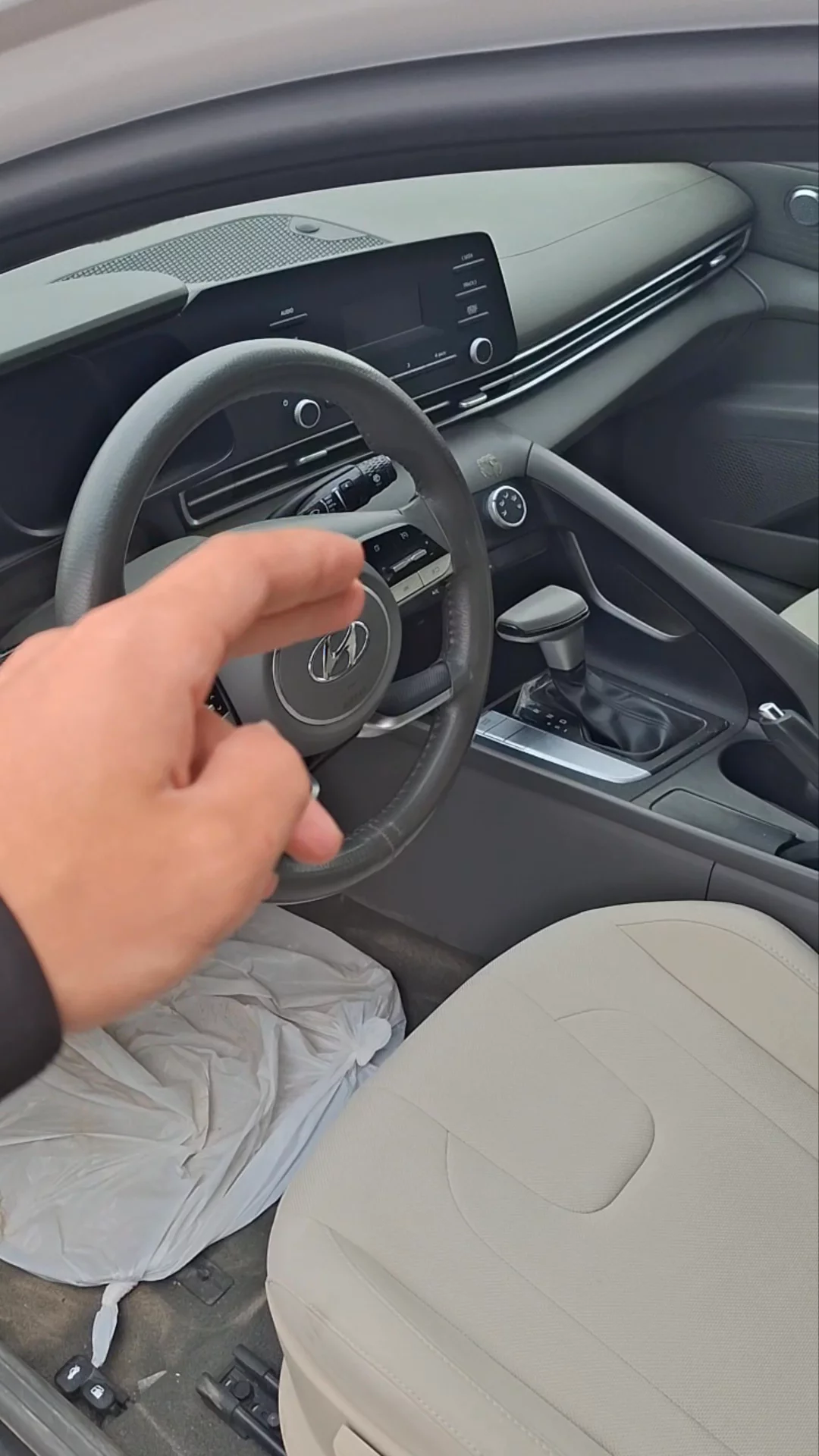 Car video thumbnail 1 of 7