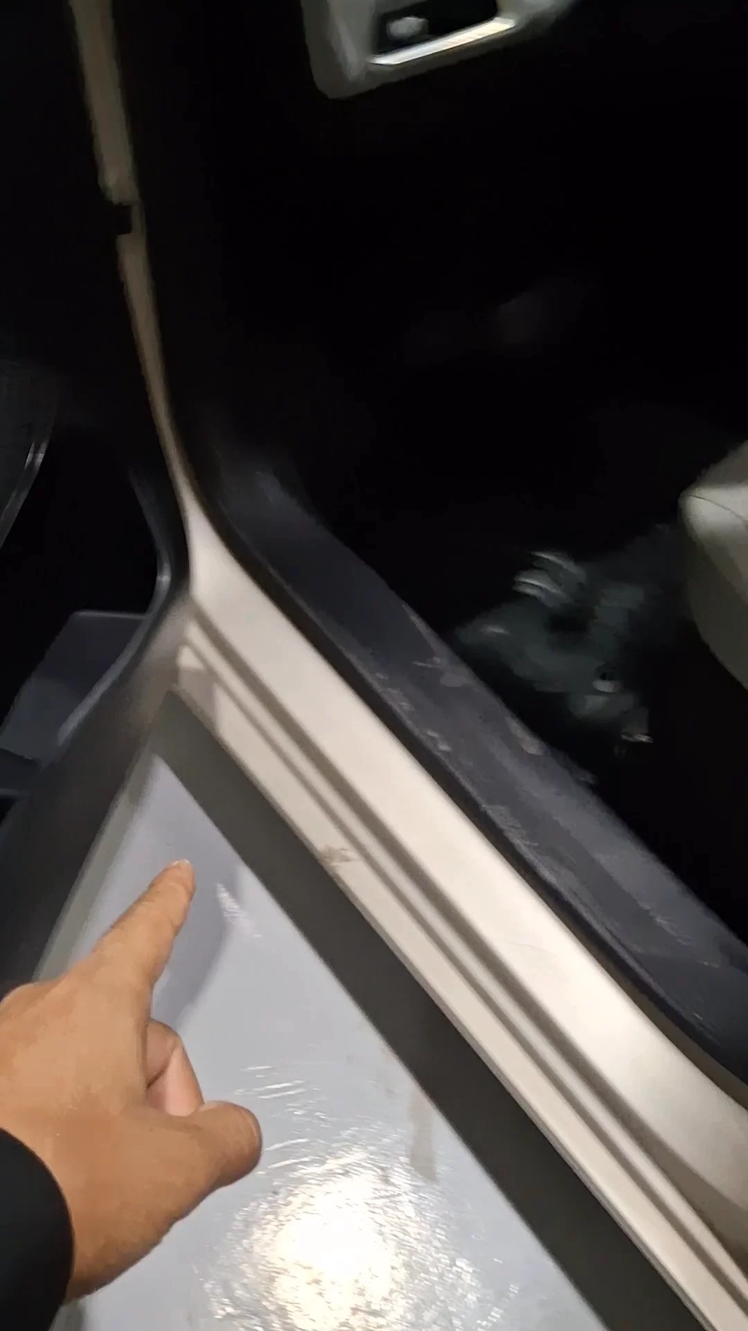 Car video thumbnail 1 of 7