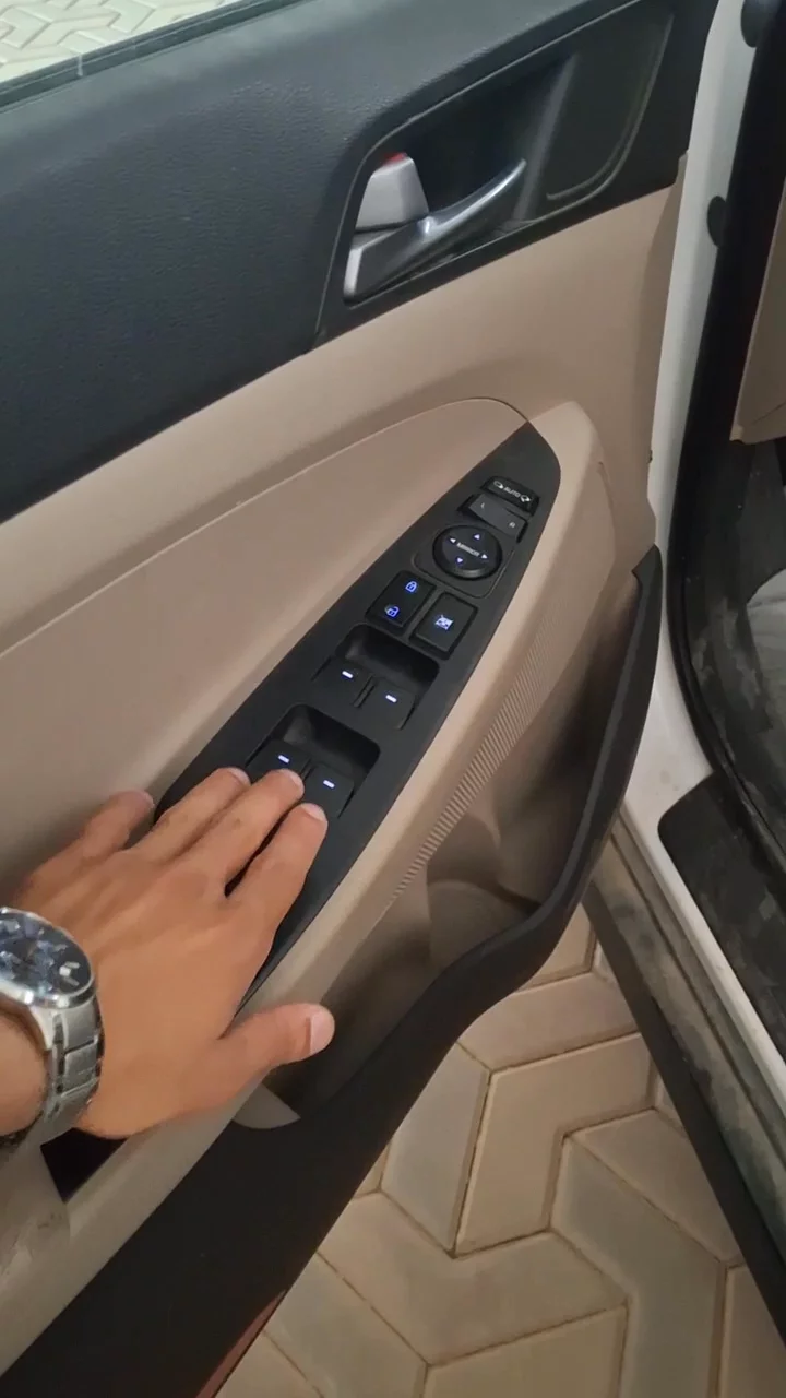 Car video thumbnail 1 of 9