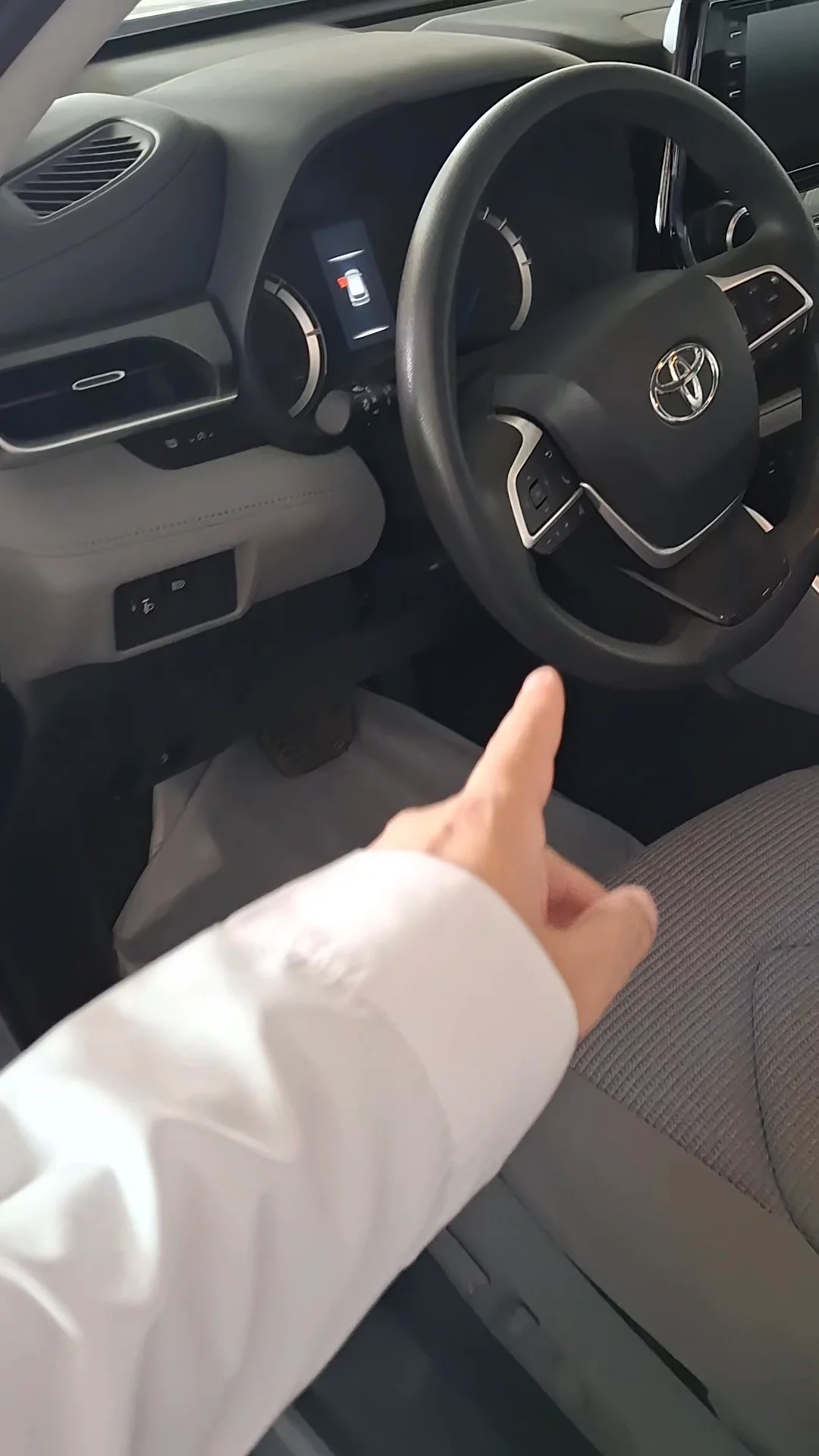 Car video thumbnail 1 of 10