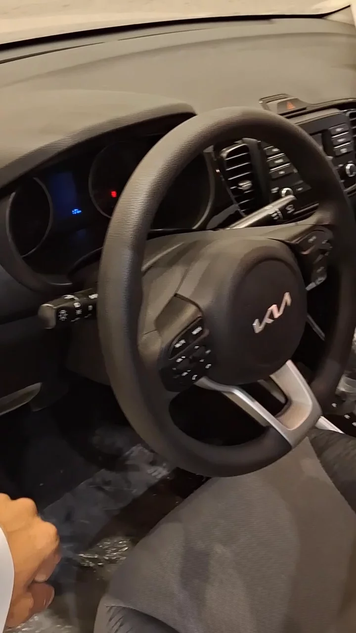 Car video thumbnail 1 of 10