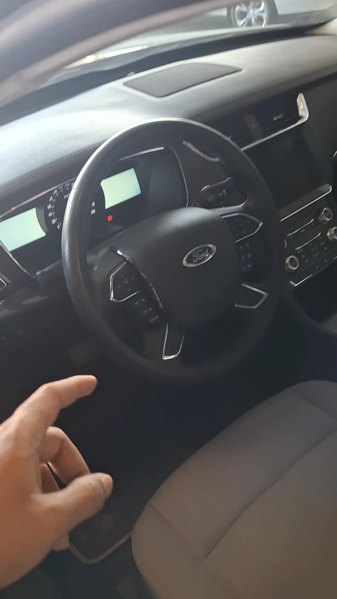 Car video thumbnail 1 of 7