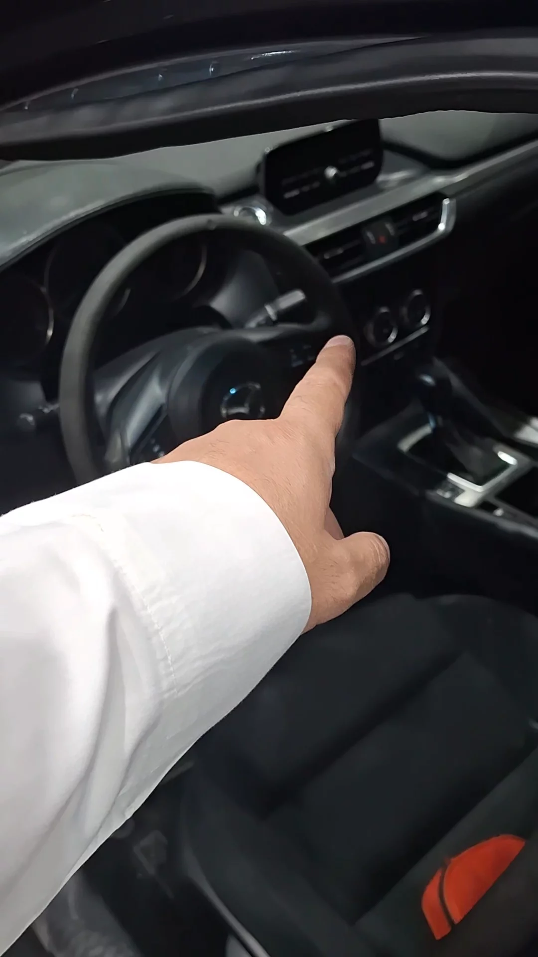 Car video thumbnail 1 of 9