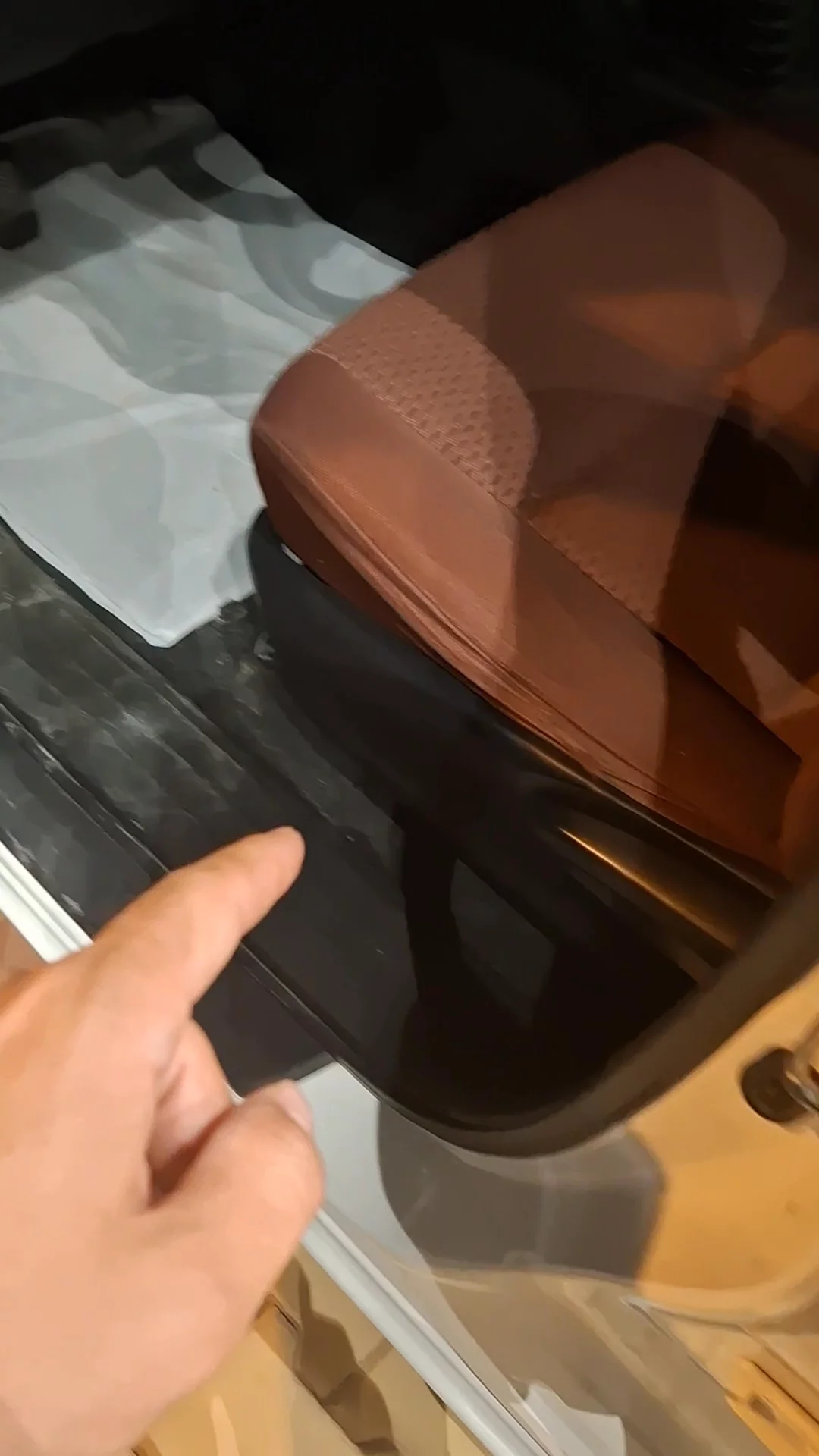 Car video thumbnail 1 of 7