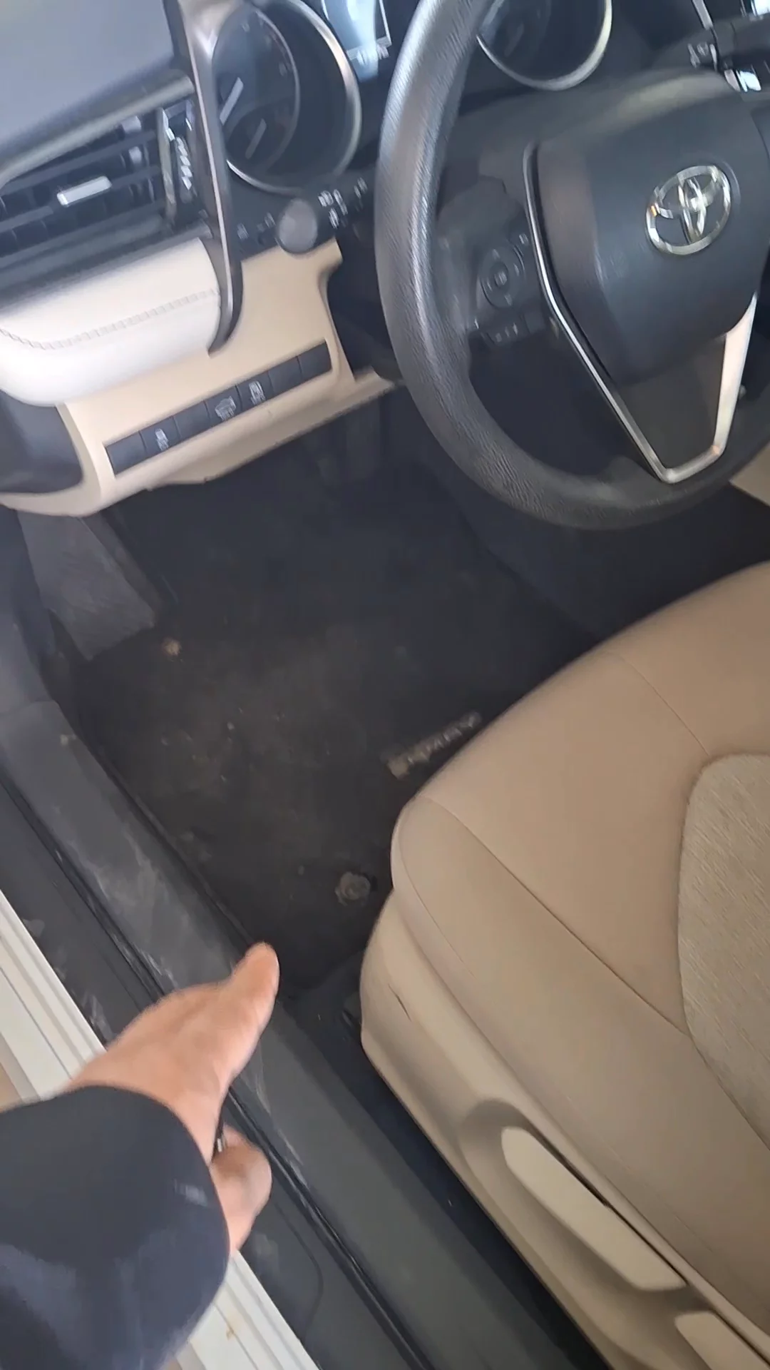 تويوتا كامري LE 2022