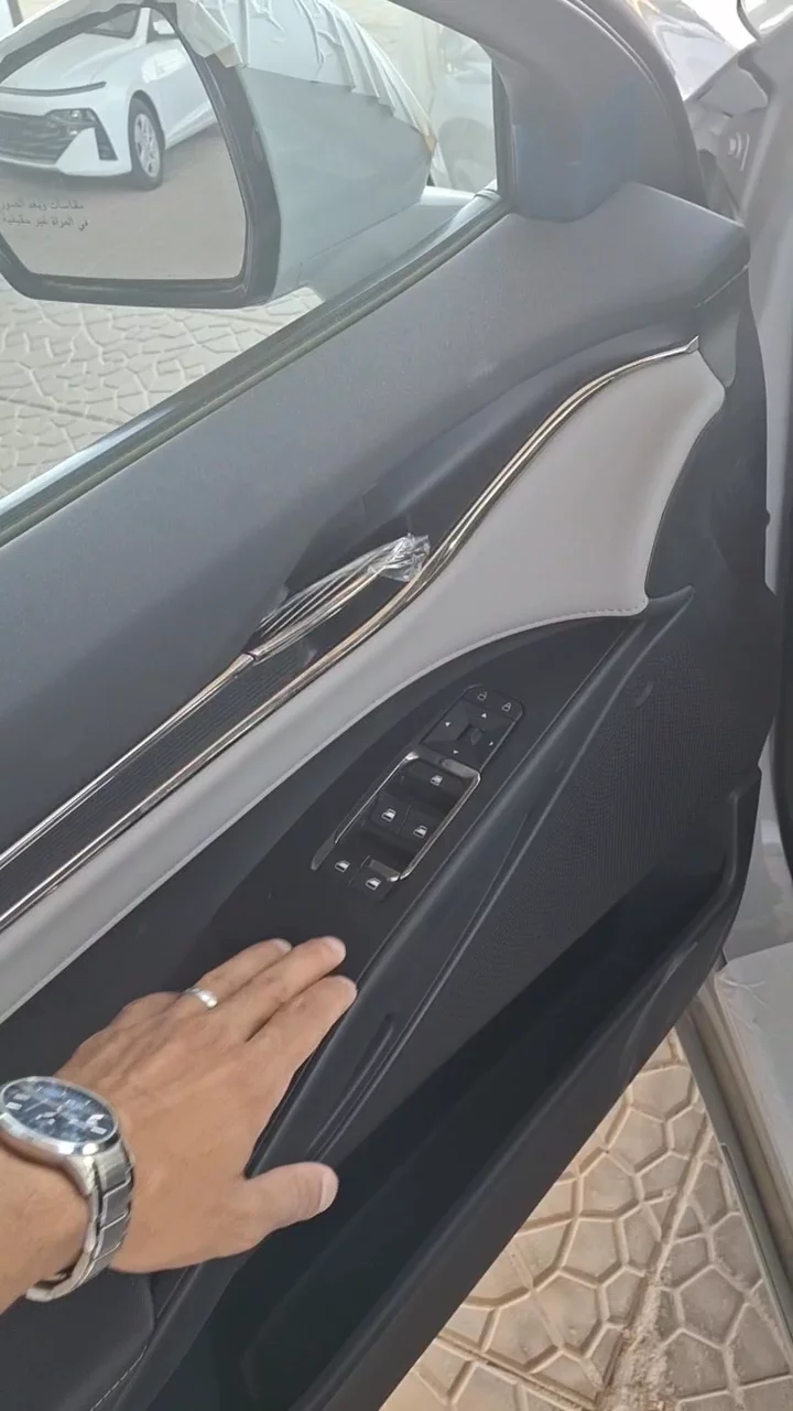 Ford Taurus امبيانتي 2025