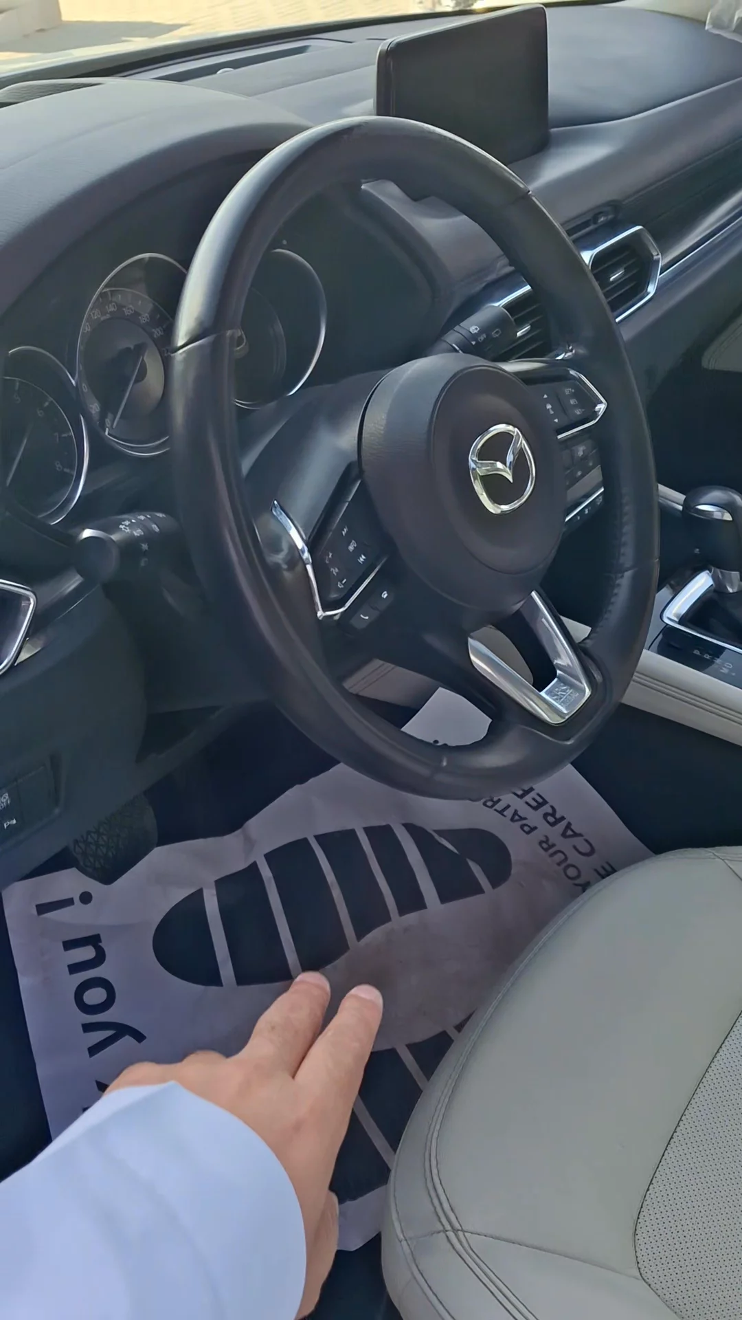 Car video thumbnail 1 of 9