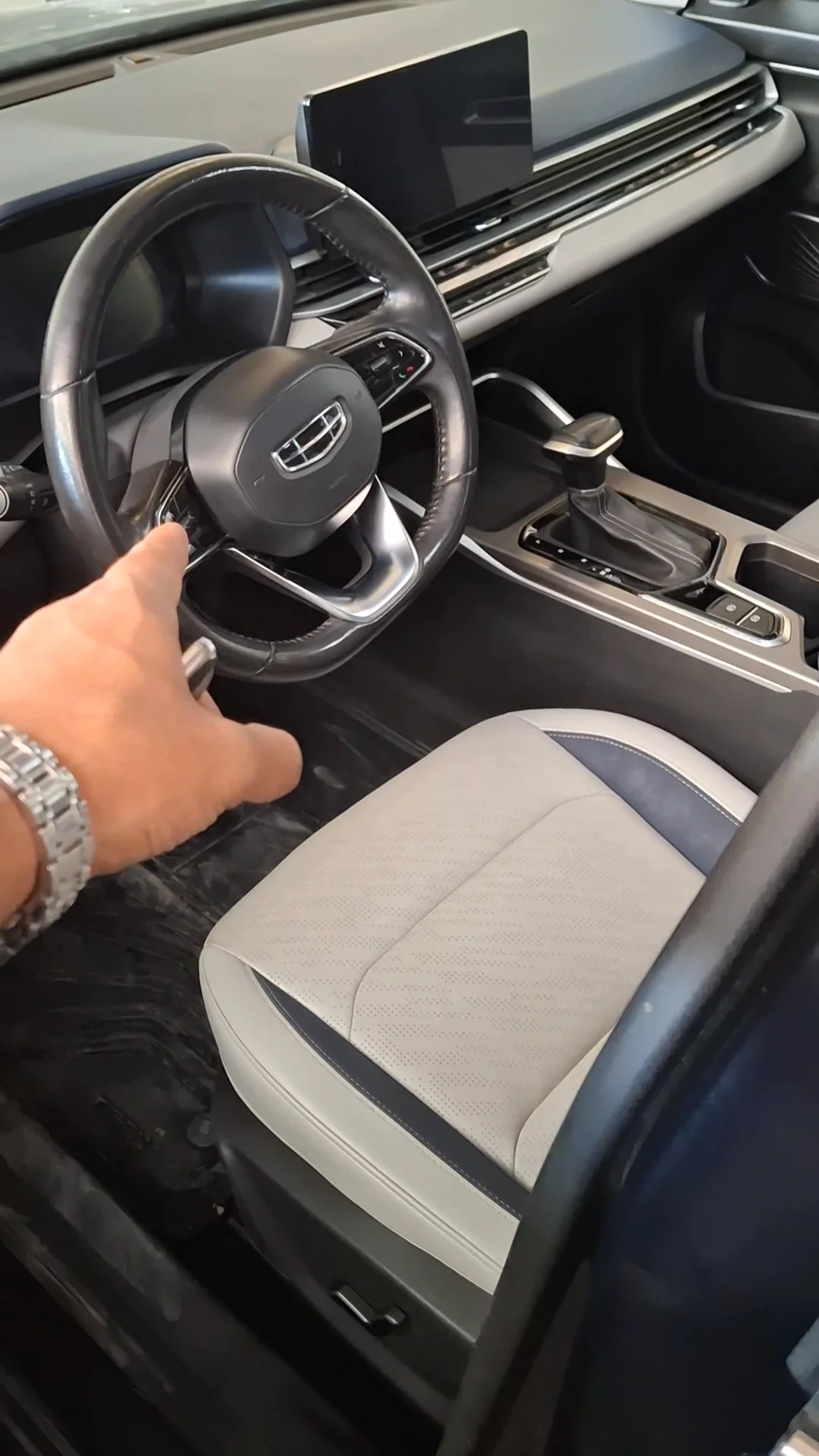 جيلي امجراند GK 2023