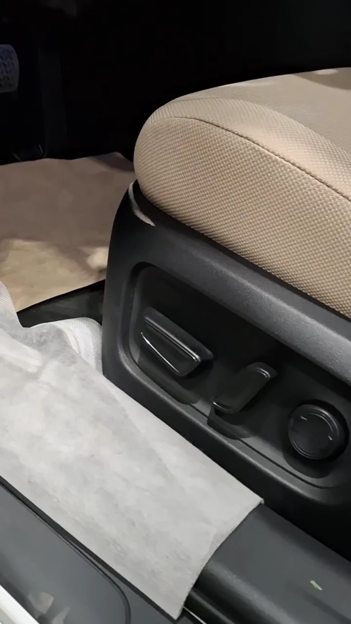 Car video thumbnail 1 of 10