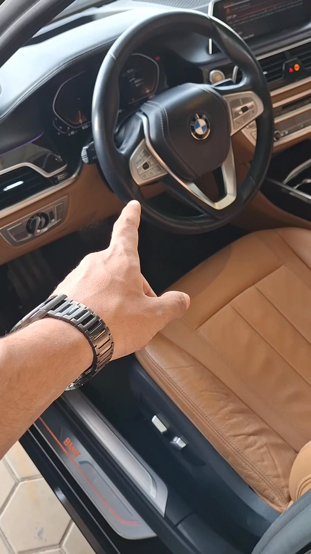 Car video thumbnail 1 of 10