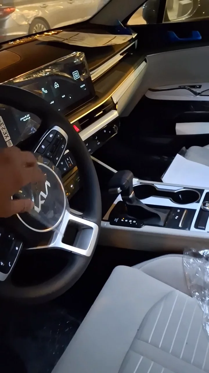 Car video thumbnail 1 of 10