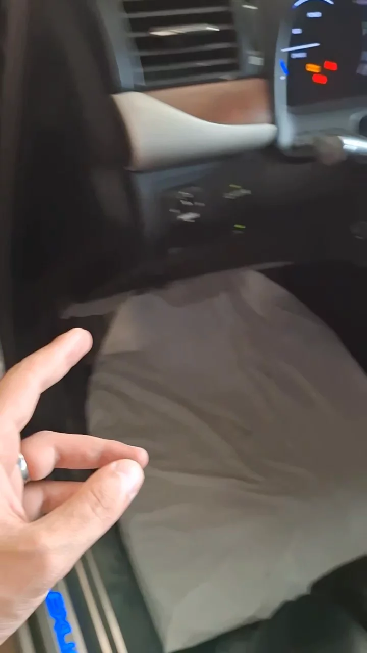 Car video thumbnail 1 of 9