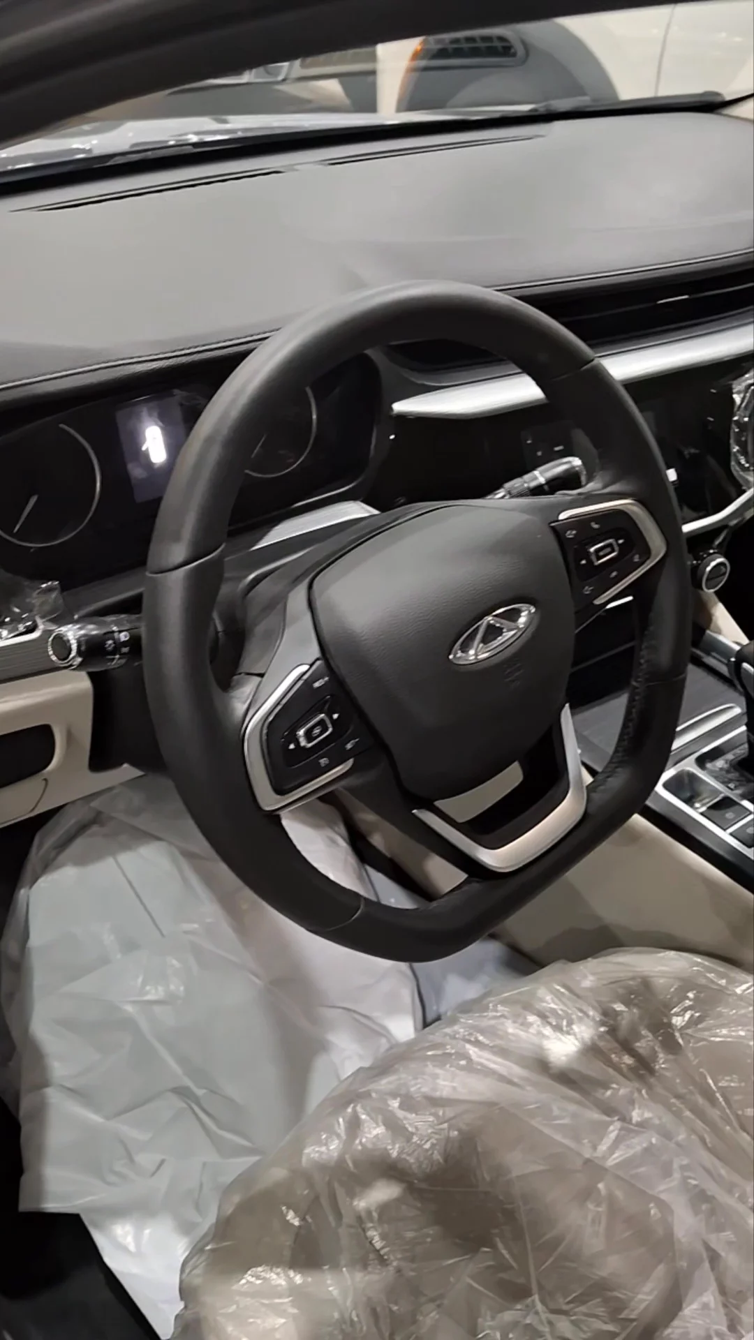 Car video thumbnail 1 of 10