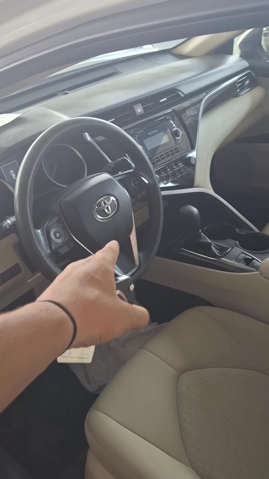 Car video thumbnail 1 of 7