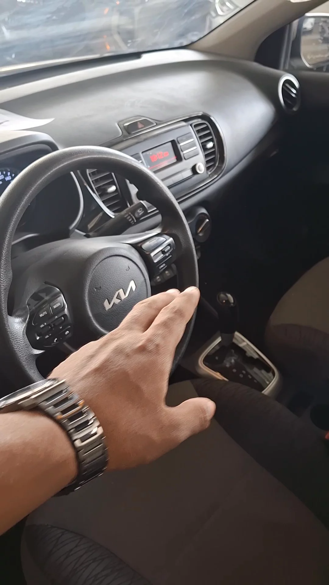 Car video thumbnail 1 of 7