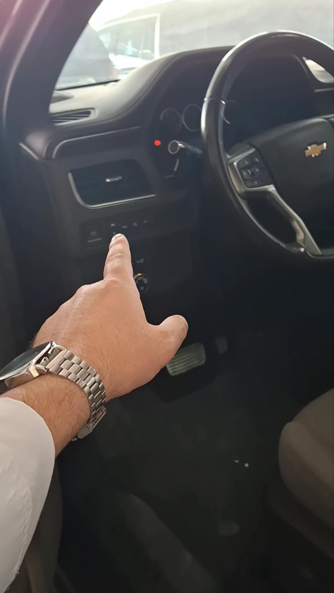 Car video thumbnail 1 of 9