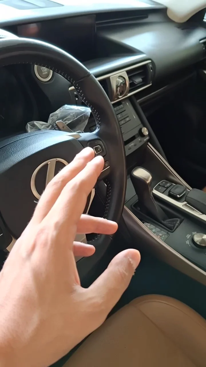 Car video thumbnail 1 of 9