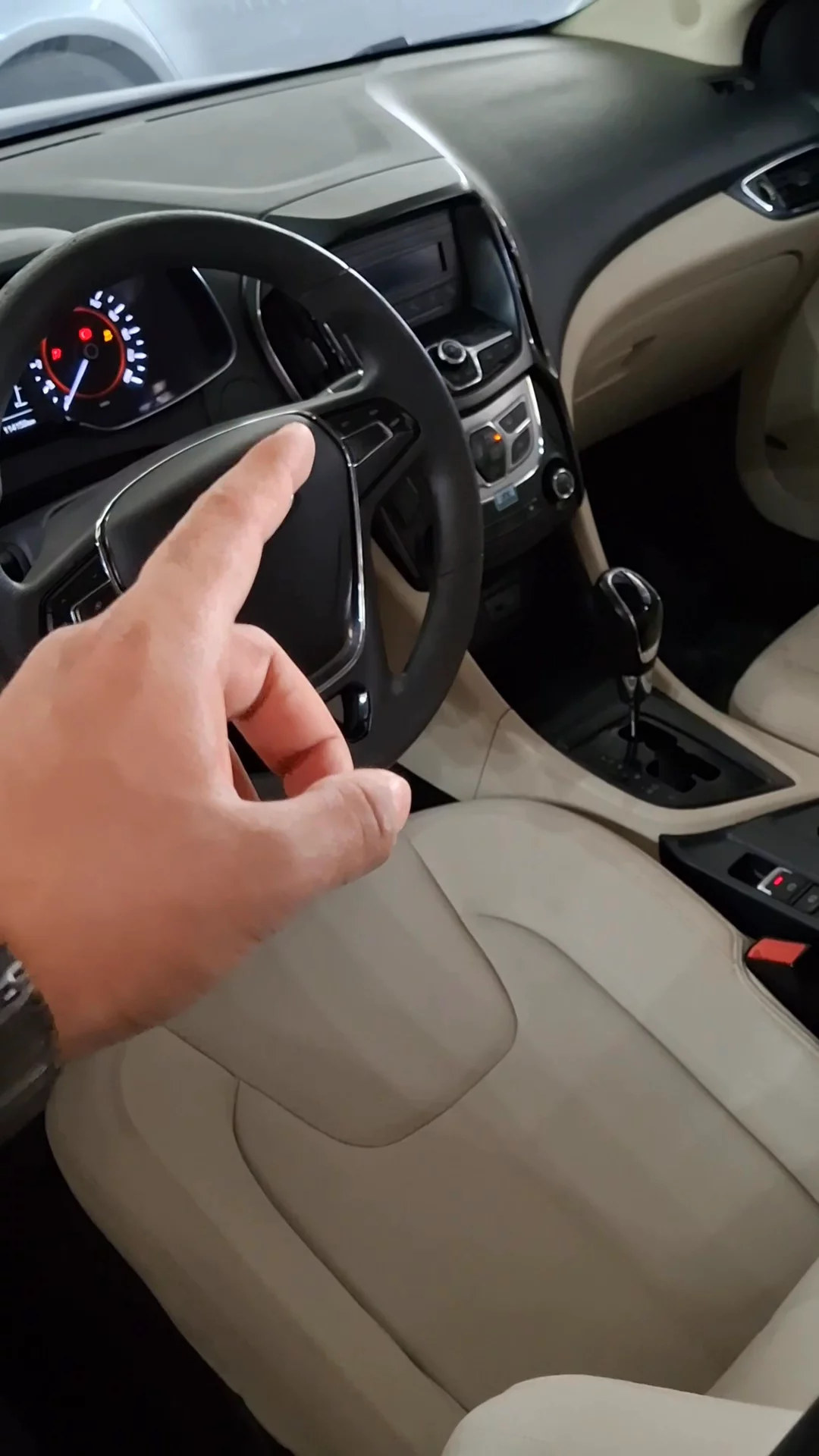 Car video thumbnail 1 of 8