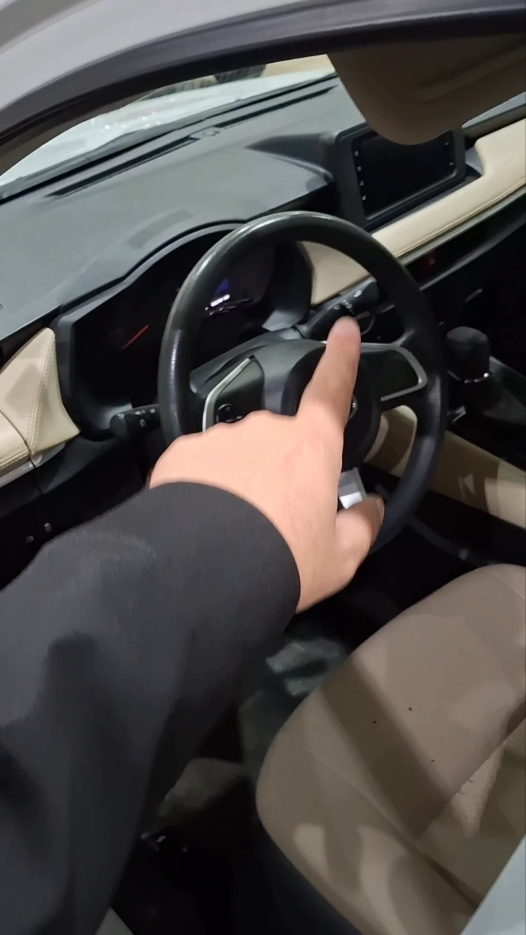 Car video thumbnail 1 of 9