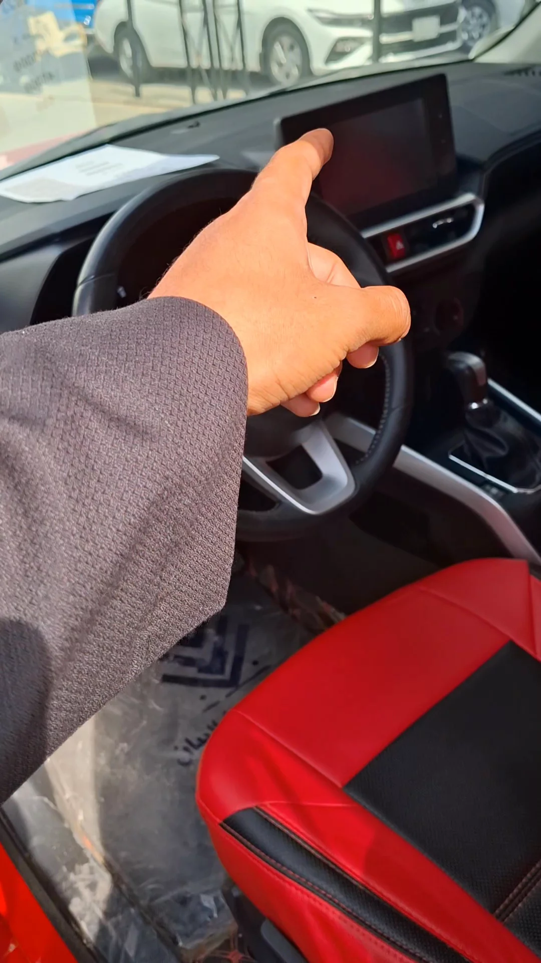 Car video thumbnail 1 of 8