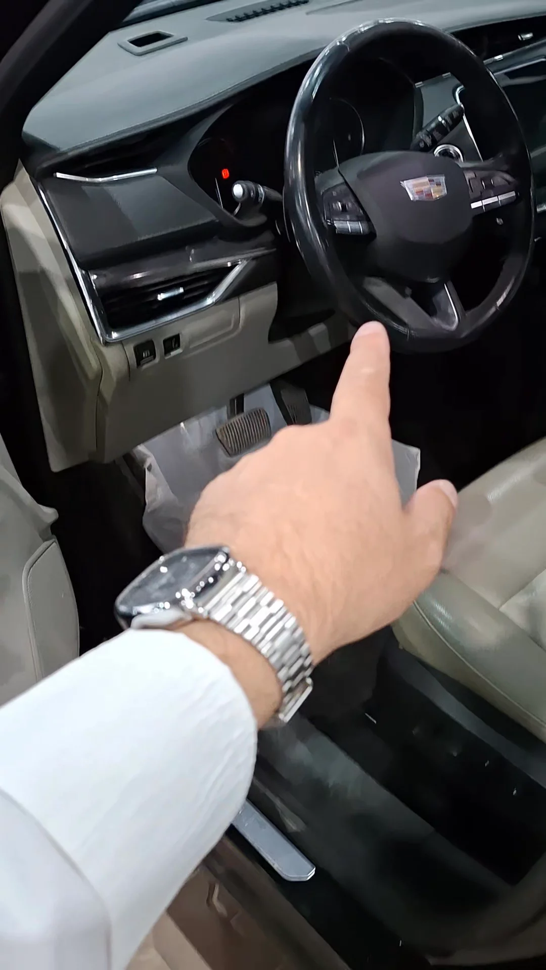 Car video thumbnail 1 of 9