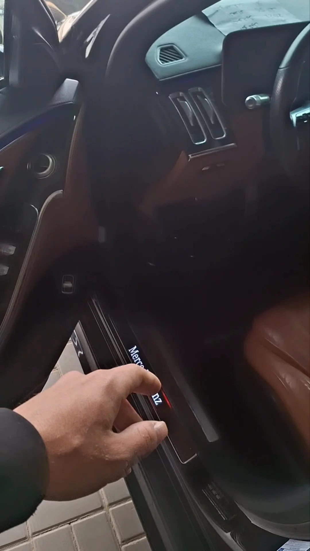 Car video thumbnail 1 of 7