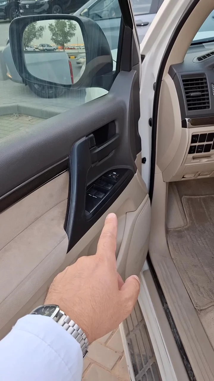 Car video thumbnail 1 of 9