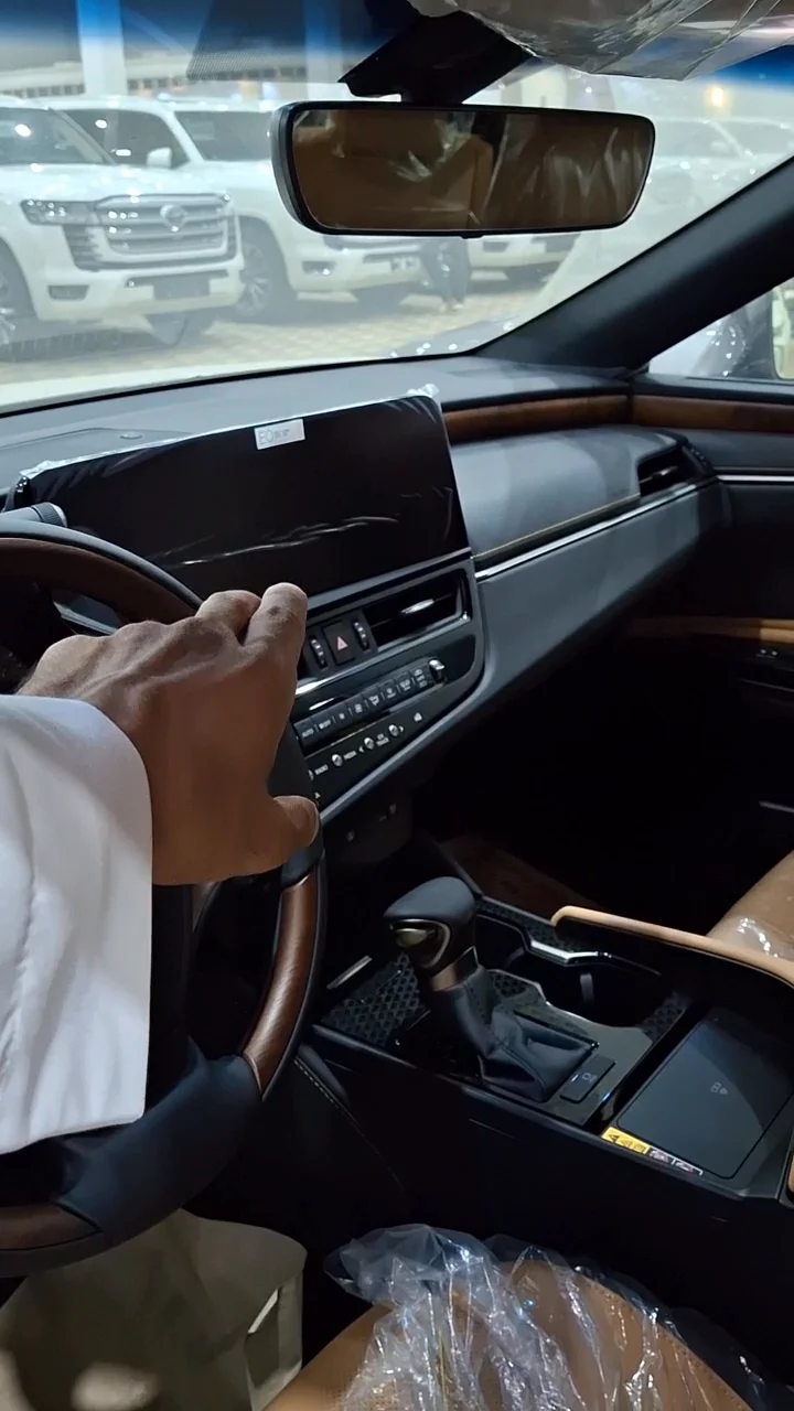 لكزس ES 350 CC 2025