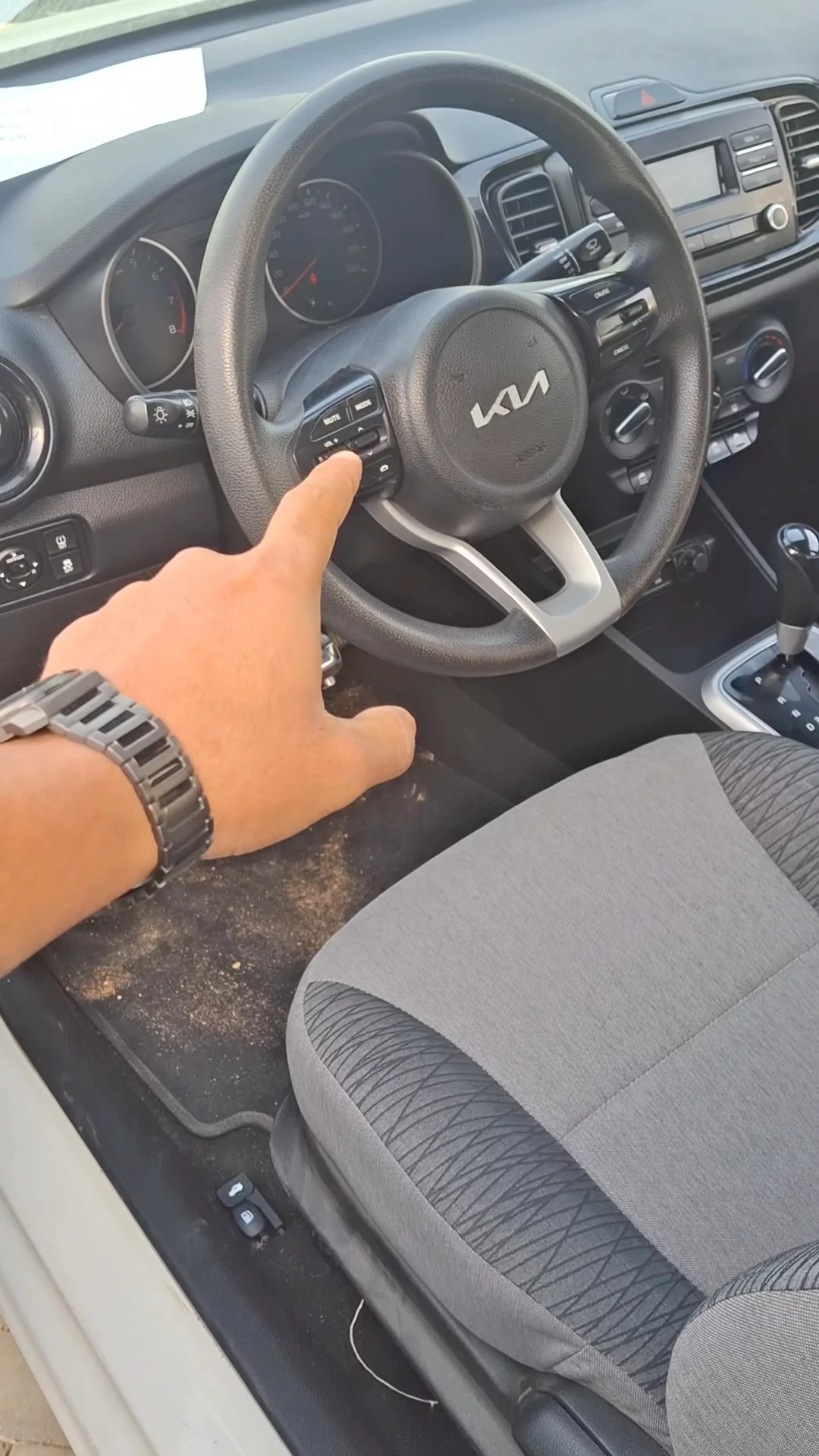 Car video thumbnail 1 of 8