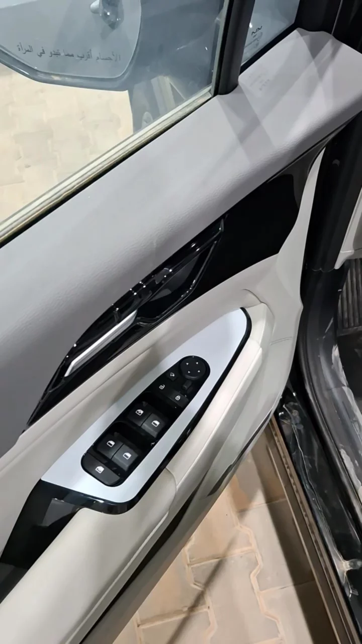 Car video thumbnail 1 of 10