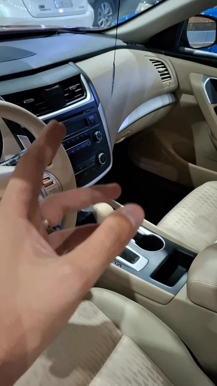 Car video thumbnail 1 of 9