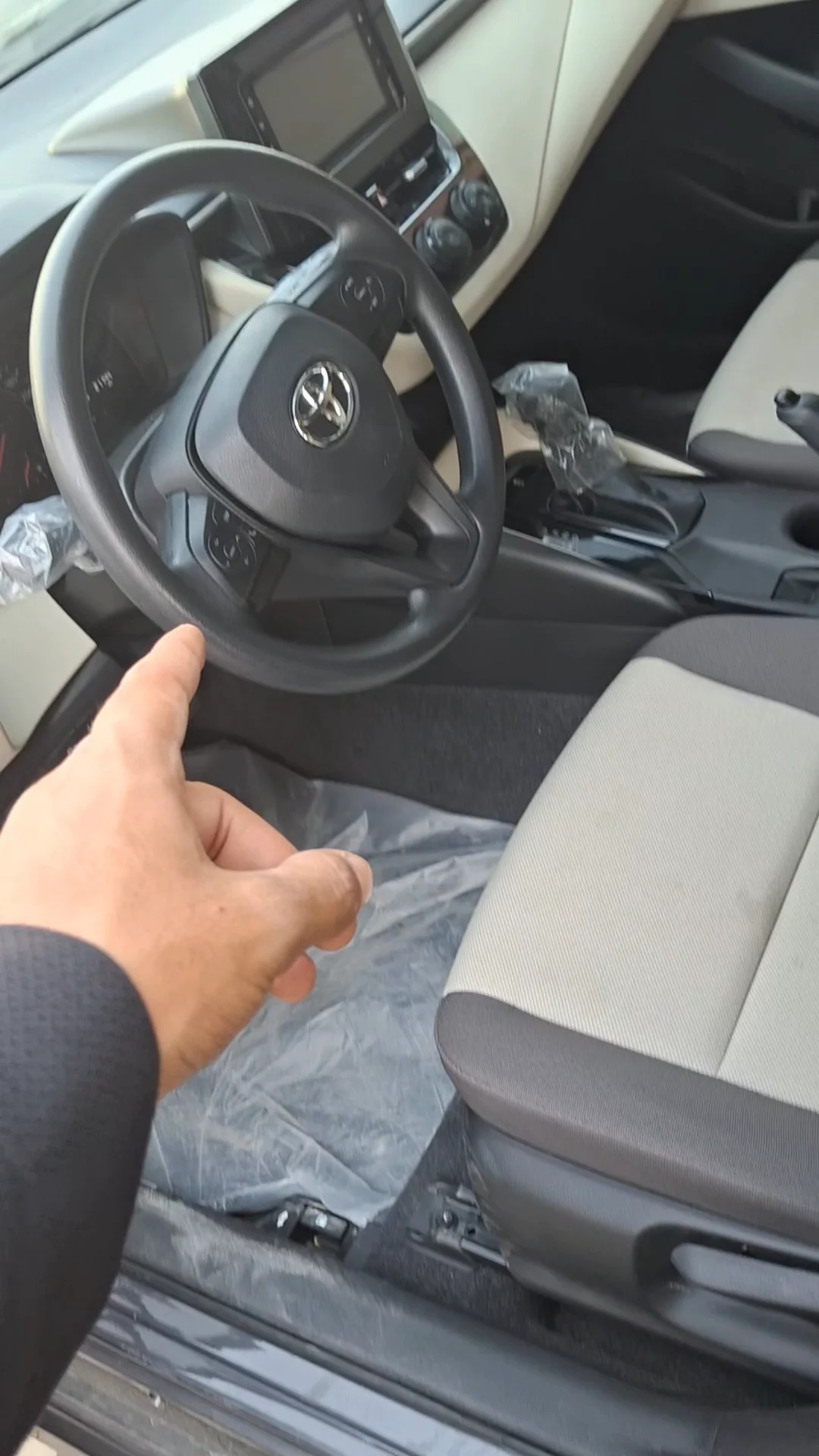 Car video thumbnail 1 of 7