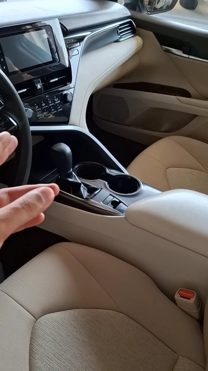 Car video thumbnail 1 of 9