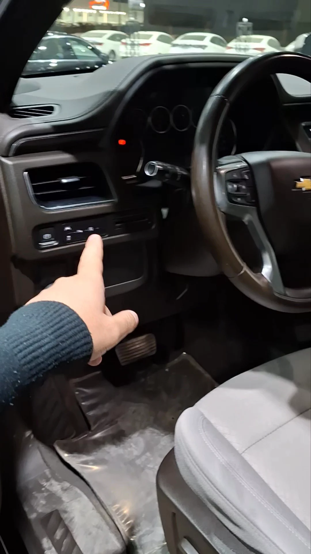 Car video thumbnail 1 of 9