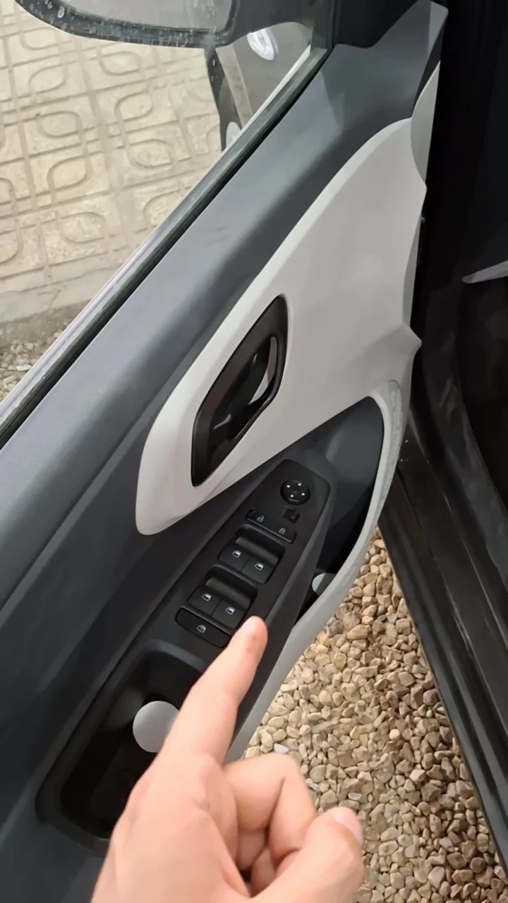 Car video thumbnail 1 of 10