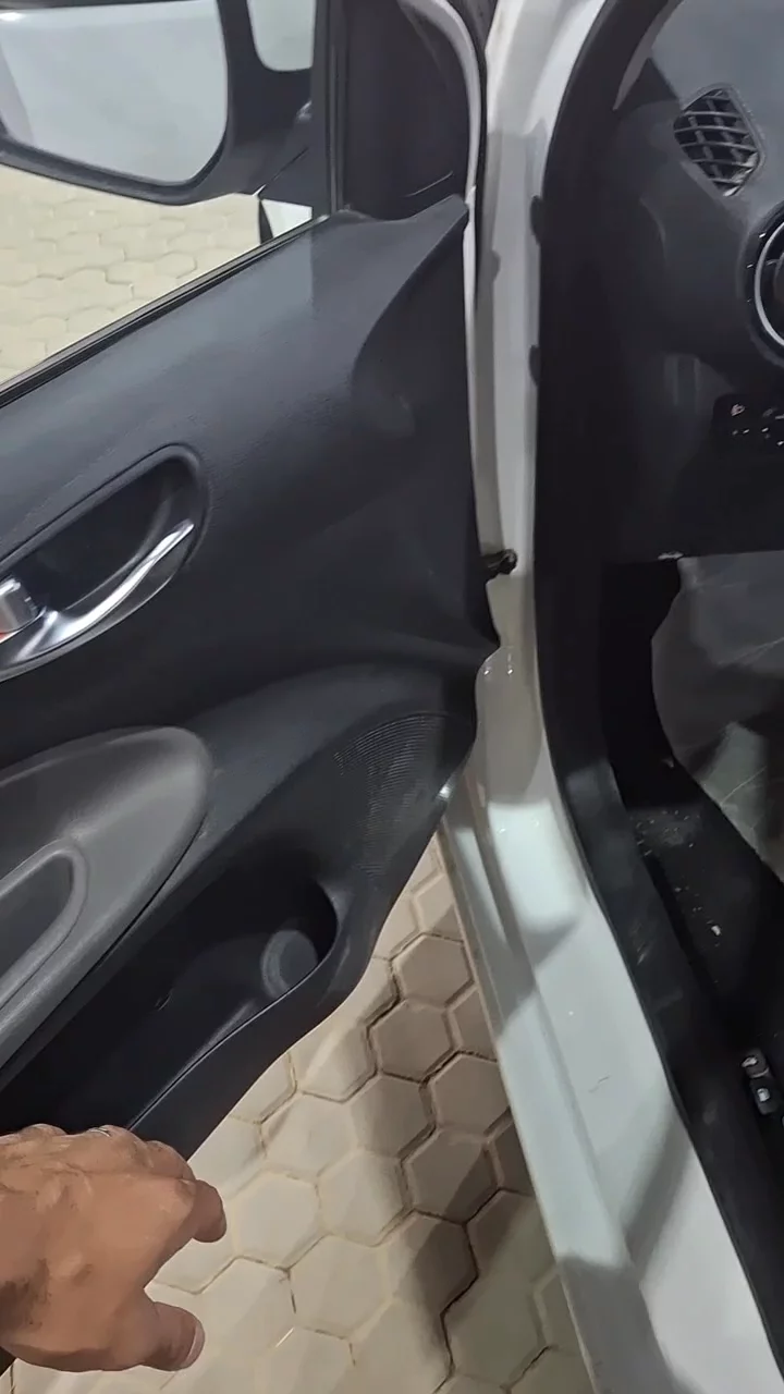 Car video thumbnail 1 of 11